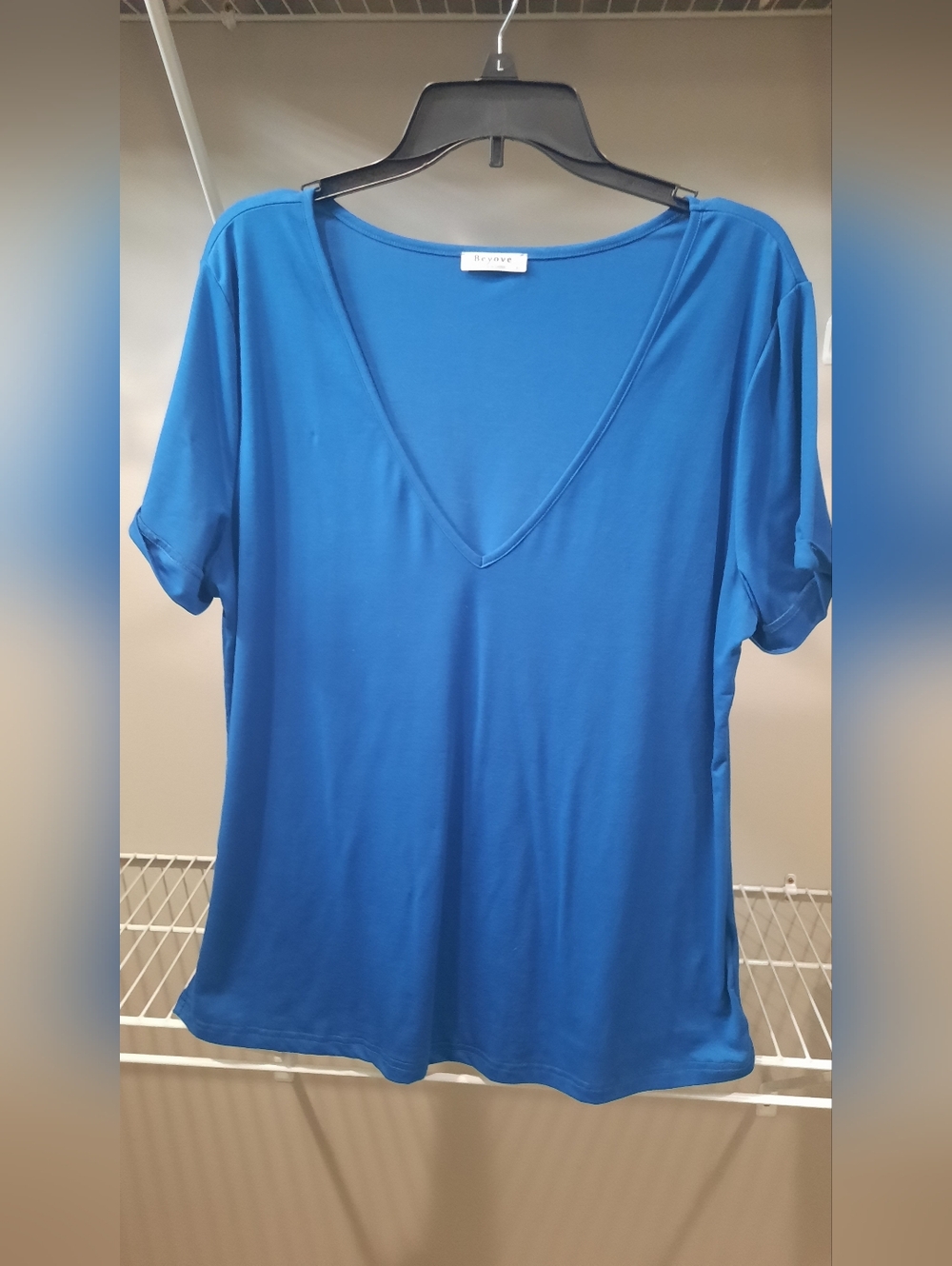 Women’s Blue V-Neck Short Sleeve Top